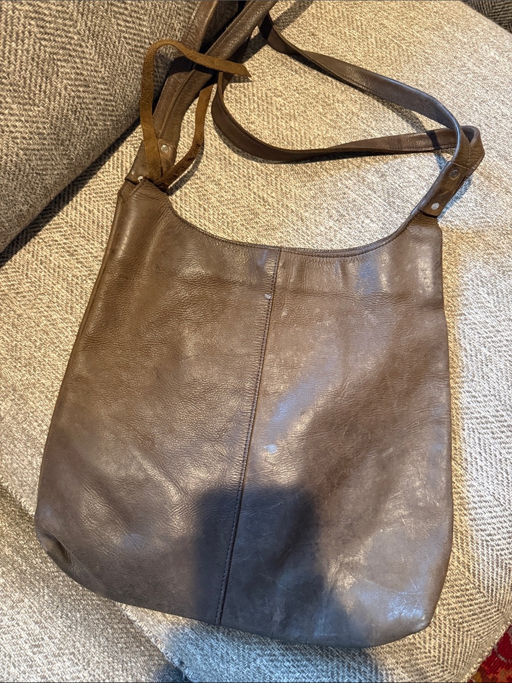 Beautiful Raven & Lilly Brown leather oversize tote